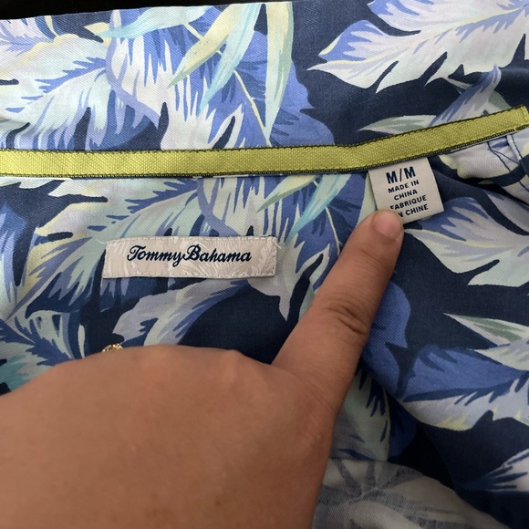 TOMMY BAHAMA Men's floral button down style Size:Medium SLu:TBahama - Picture 6 of 6